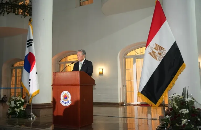 سفير كوريا الجنوبية بالقاهرة: علاقات البلدين تشهد طفرة تصنيعية كبيرة بفضل استقرار مصر بقيادة الرئيس السيسى 