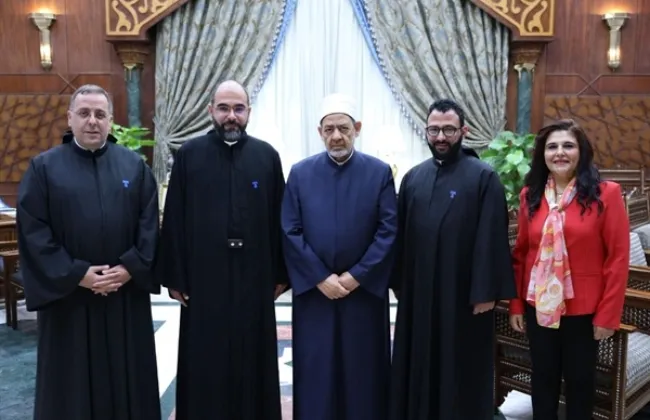 شيخ الأزهر يستقبل وفد من آباء الرهبانية المارونية بلبنان ويدعو لوقف العدوان على غزة 