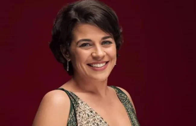 منى هلا تشارك فى مسلسل بطل العالم لـ عصام عمر وجيهان الشماشرجى 