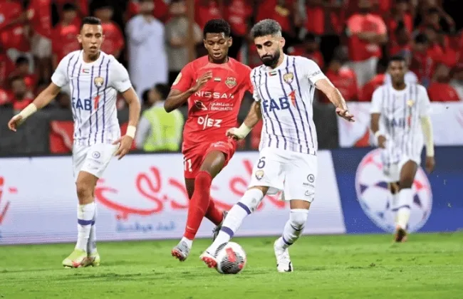 العين يتفوق على شباب الأهلي وينفرد بصدارة الدوري الإماراتى في ليلة إصابة ربيعة 