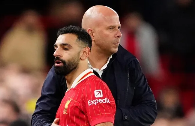 سلوت: تجاوزنا أزمة محمد صلاح وعلينا أن نحترمه مع منتخب بلاده