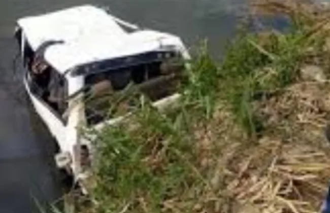 مصرع 3 أشخاص في حادث غرق ميكروباص بترعة المريوطية