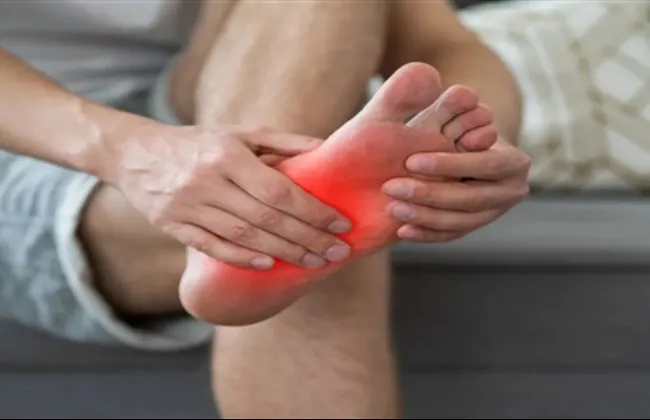 أعراض في الساقين قد تشير إلى مشكلات صحية خطيرة