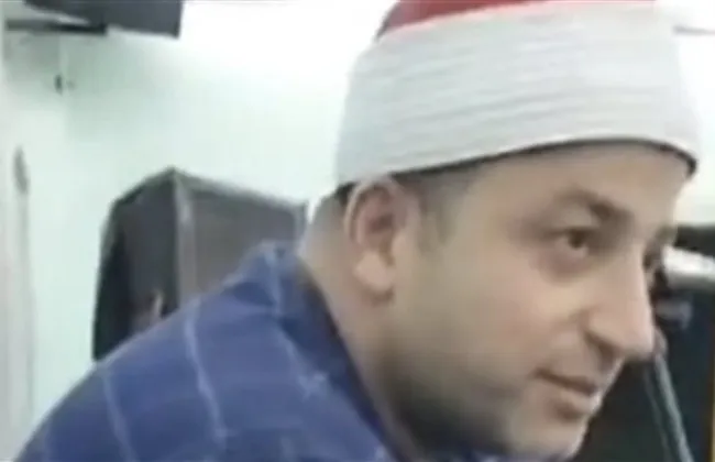 موقف إنساني من الشيخ طه النعماني خلال عزاء يثير تفاعلًا واسعًا