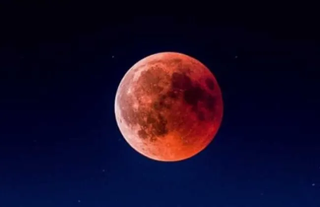 موعد خسوف القمر في السعودية