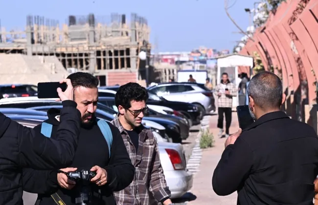 أبطال مسلسل الست موناليزا يشاركون في جنازة والد مي عمر