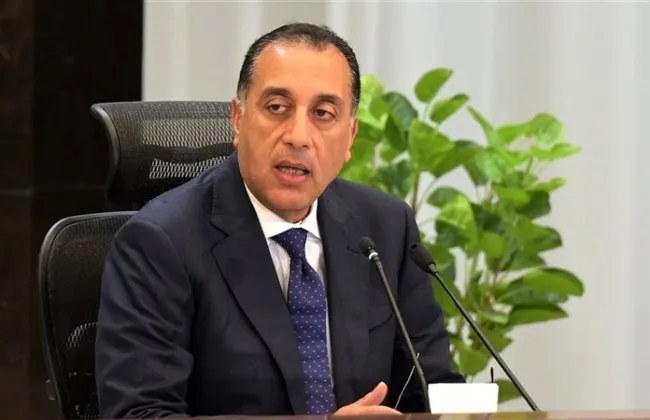 رئيس الوزراء: التصدي لأي محاولة لممارسات احتكارية للسلع ومواجهتها بكل حسم وشدة