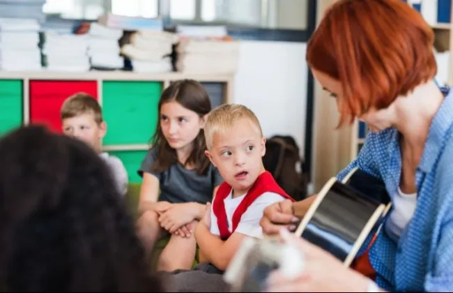 نصائح لمساعدة الأطفال فى التعامل مع زملائهم ذوى القدرات الخاصة