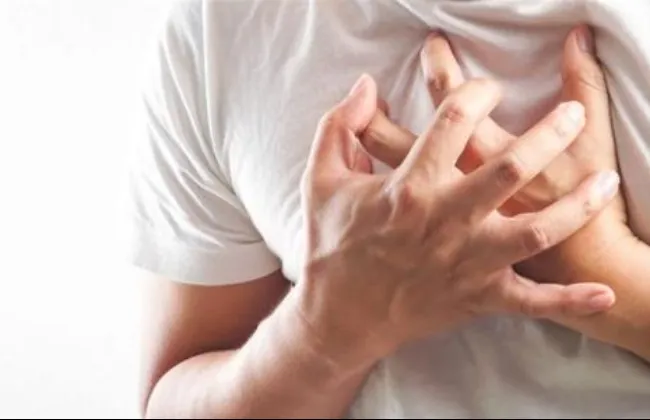 احذر 'القاتل الصامت' في مطبخك.. 3 عادات يومية تدمر صحة القلب دون أن تدري