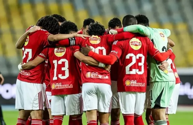 الأخطاء التحكيميه تثير الجدل في مباراة الأهلي