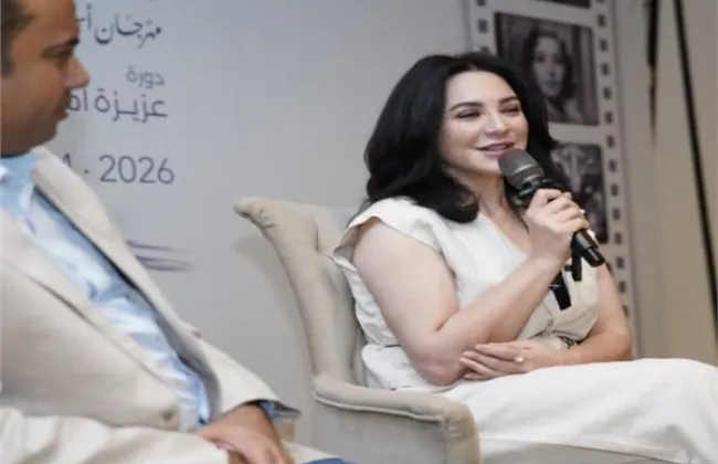 سولاف فواخرجي في مهرجان أسوان: الخوف من الفشل أجل دخولي لمصر وتعلمت الكثير من أحمد زكي ونور الشريف