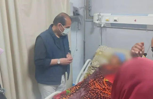 جزاءات للمقصرين ومكافآت للمتميزين.. تفاصيل جولة نائب وزير الصحة بمستشفيات الإسكندرية