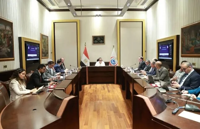 وزير الصحة يوجه بتكثيف المرور المفاجئ وإنشاء لوحة تحكم إلكترونية لمتابعة مشروعات المستشفيات