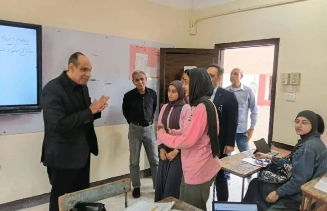 إحالة إدارتي مدرستين للتحقيق.. جولة مفاجئة لوكيل مديرية التعليم بالقليوبية لضبط الانضباط