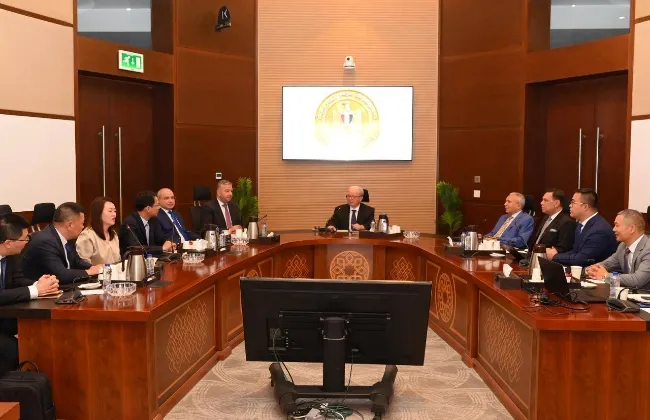 نائب رئيس الوزراء يبحث مع أكبر شركة صينية للإطارات توسعاتها الجديدة في مصر