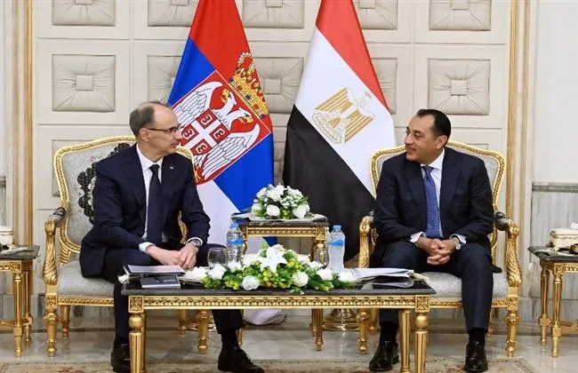 رئيس الوزراء يلتقى نظيره الصربى على هامش افتتاح المؤتمر الطبى الأفريقى