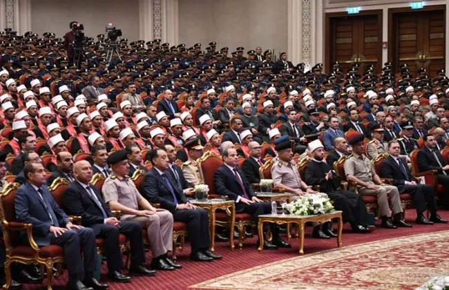 الرئيس السيسي يشهد حفل تخرج الدورة 3 لأئمة وزارة الأوقاف دفعة الإمام حسن العطار