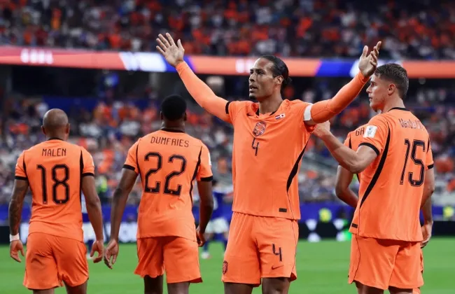 هولندا ضد السويد.. أحفاد الفايكنج يقلصون الفارق إلى 4-1