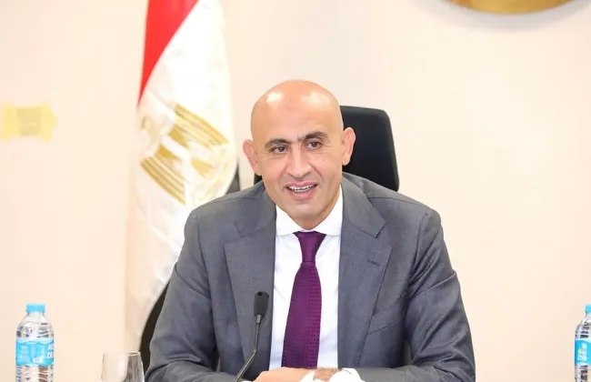 وزير التعليم من غرفة عمليات امتحانات الثانوية: التعامل بحزم وحسم مع أي مخالفة