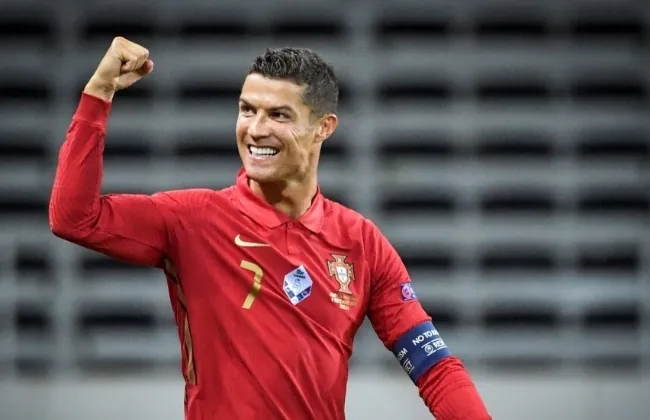 جورجينا تحتفل بهدفي كريستيانو رونالدو أمام أوزبكستان في كأس العالم... من البيت
