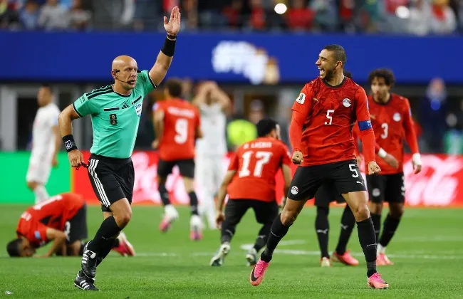 منتخب مصر يتعادل مع إيران 1-1 ويؤكد تأهله لدور الـ32 فى كأس العالم