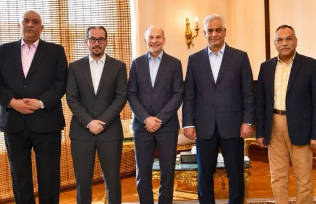 وزير الإنتاج الحربى يبحث سبل تعزيز الشراكة مع «إس سى جونسون» الأمريكية
