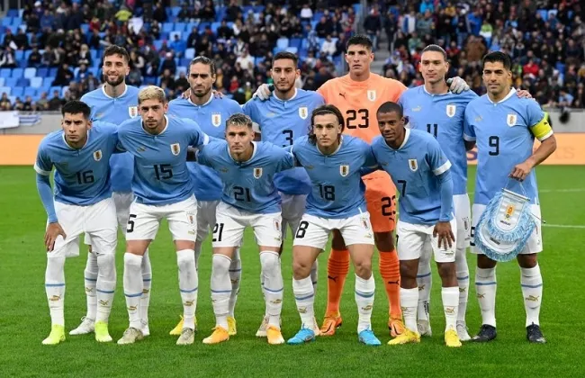 إلغاء رحلة طيران منتخب أوروجواى الخاصة بعد توديع كأس العالم