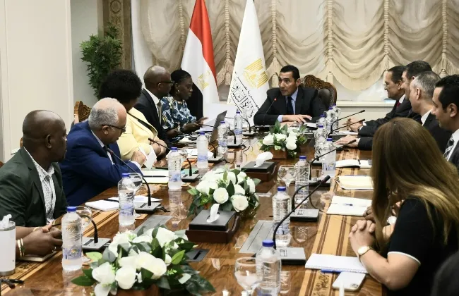 وزير الرياضة يجتمع بممثلى مفوضية الاتحاد الأفريقى لبحث ترتيبات الاستضافة