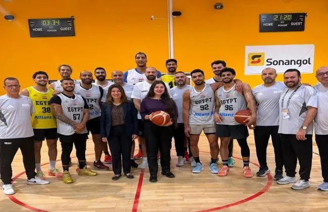 سفارة مصر في أنجولا تستقبل بعثة منتخب السلة.. والسفيرة تتابع التدريبات