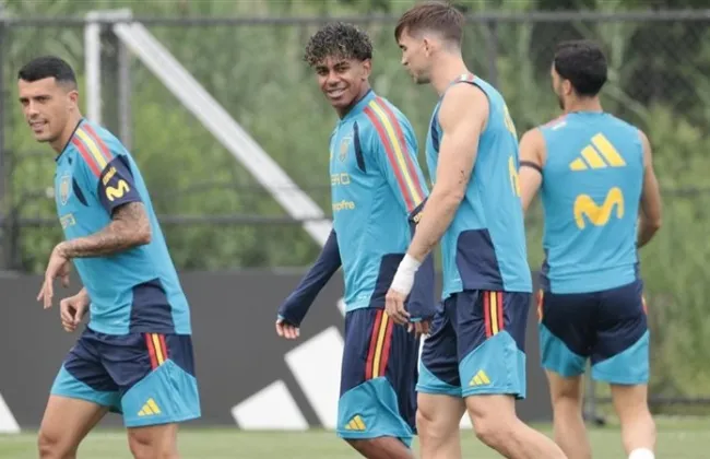 إلغاء مران إسبانيا الأخير بسبب العاصفة الرعدية قبل نهائي كأس العالم