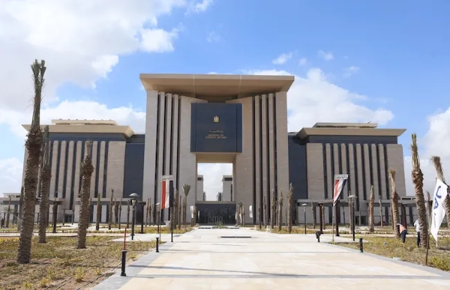 مصر تدين استهداف سفينة تجارية يمنية بالبحر الأحمر