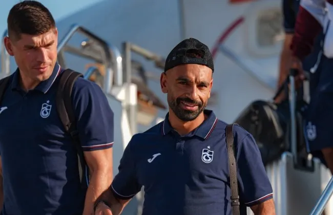 محمد صلاح يحظى باستقبال حافل في إسطنبول قبل لقاء قاسم باشا