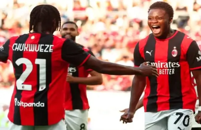 مانشستر يونايتد يخسر برباعية ضد ميلان قبل انطلاق الدوري الإنجليزي