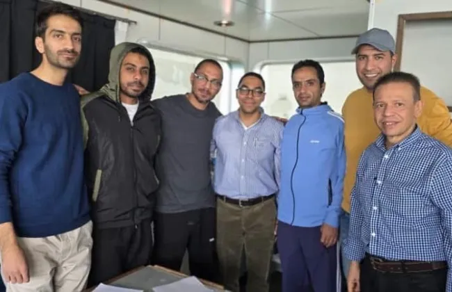 الإفراج عن البحارة المصريين المحتجزين على سفينة فى إيران