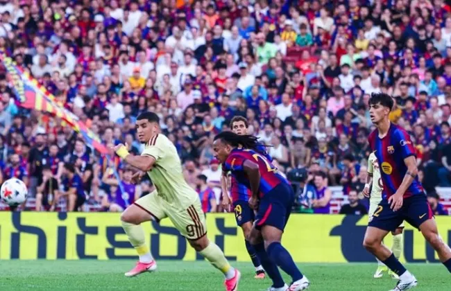 برشلونة يهزم الأهلي 2-1 ويتوج بكأس خوان جامبر