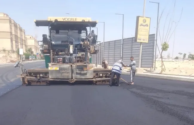 جهاز مدينة حدائق أكتوبر يسلم مدرسة تعليم أساسي.. وتطوير ورفع كفاءة الطريق بالمدينة