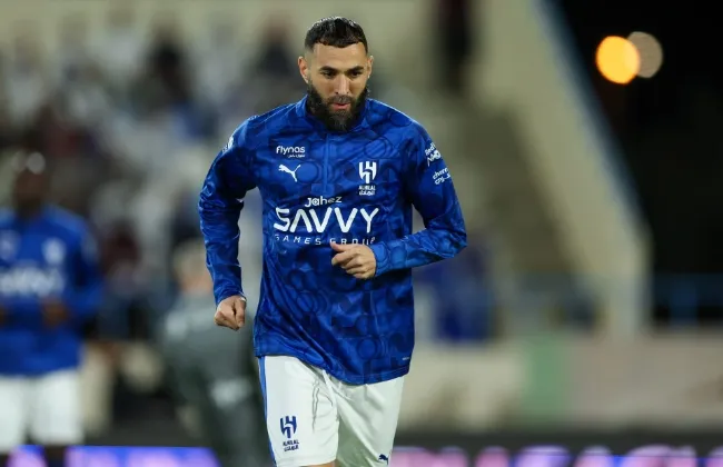 رسميًا.. بنزيما ينهى مشواره مع الهلال السعودى ويقترب من الاعتزال