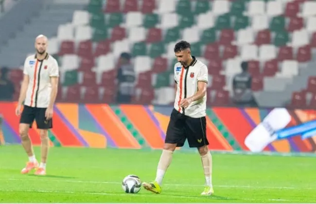 التعادل السلبى يحسم الشوط الأول من مباراة الخليج ضد الرياض