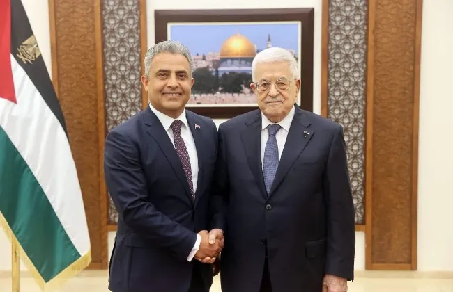 السفير المصري يقدم أوراق اعتماده للرئيس الفلسطينى محمود عباس