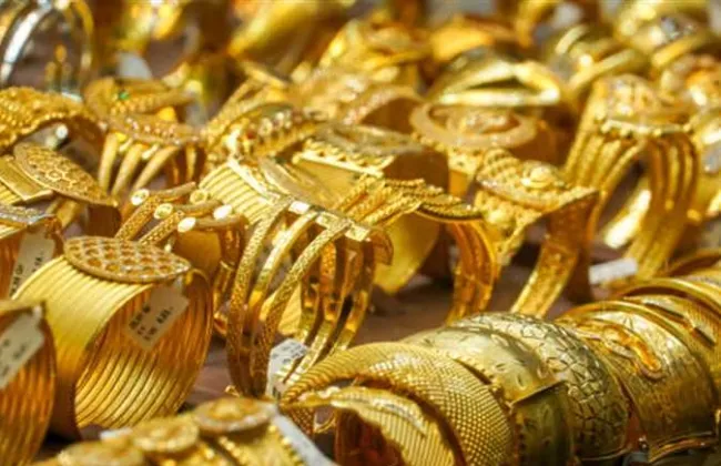 الذهب في مصر يفقد 50 جنيها.. عيار 24 في التعاملات المسائية