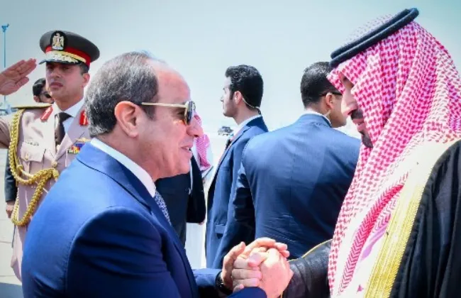 الرئيس السيسى يودّع ولى العهد السعودى بمطار القاهرة الدولى