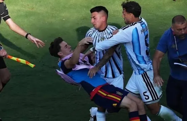 فيفا يؤيد قرار إيقاف جافي مباراة واحدة بعد نهائي كأس العالم