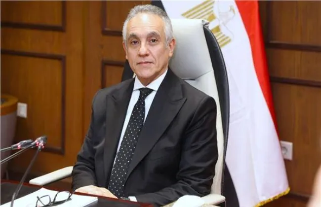خلية نحل بالشهر العقارى.. لجان تفتيش بالمحافظات لإزالة معوقات تسجيل الملكية