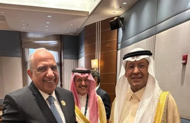 وزير الكهرباء يبحث مع وزير الطاقة السعودى بدء تشغيل خط الربط الكهربائي بين البلدين