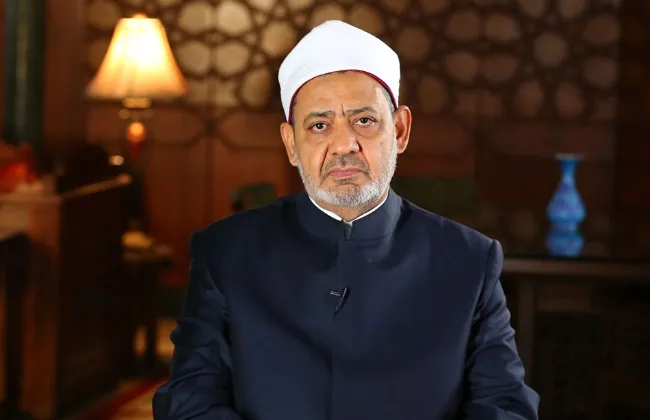 شيخ الأزهر يدين استهداف مطار الدمام ويؤكد رفضه لكل ما يهدد أمن السعودية