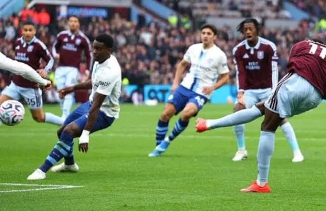 أستون فيلا ضد مان سيتي.. سقوط السيتينز 2 - 1 فى الدوري الإنجليزي