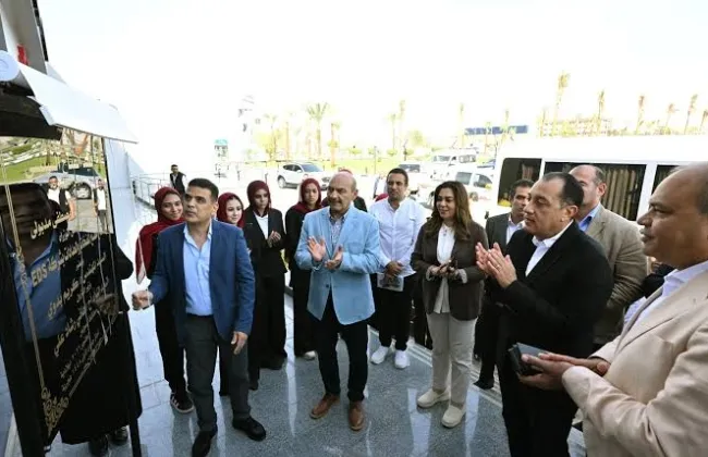 رئيس الوزراء يفتتح مصنع إنتاج وتجميع الطلمبات الرقمية بمحطات الوقود وعدادات الغاز الذكية (EDS)