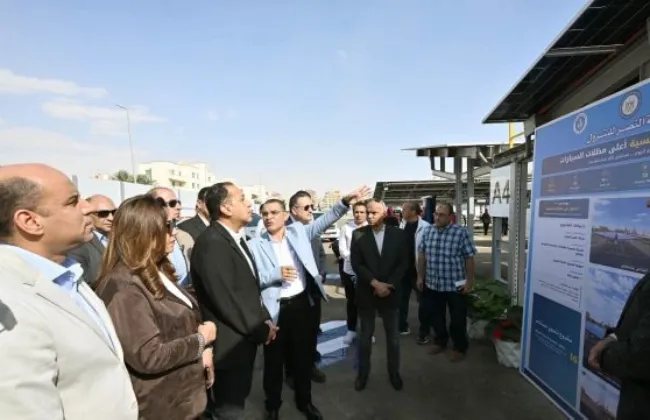 رئيس الوزراء يفتتح مشروع محطة الطاقة الشمسية بشركة النصر للبترول بالسويس